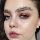 Augenbrauen Trends: Featherbrows